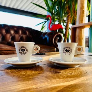 Lot de deux tasses en porcelaine "Le Meilleur Torréfacteur de la Rue"